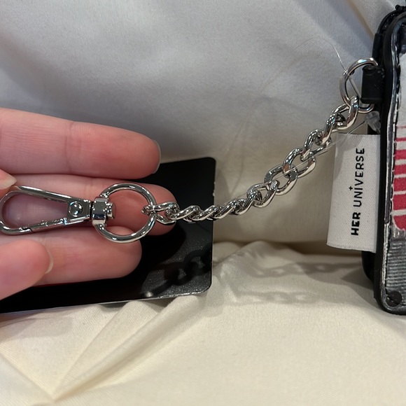 Her Universe X Marvel Guardians Of The Galaxy Cassette Tape Coin Purse NWT - Picture 7 of 8